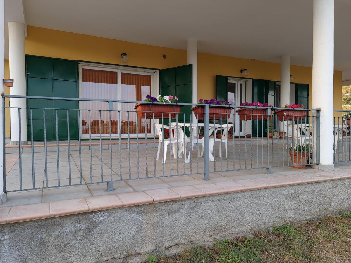 B&B La Petrosa Frascineto Exterior photo